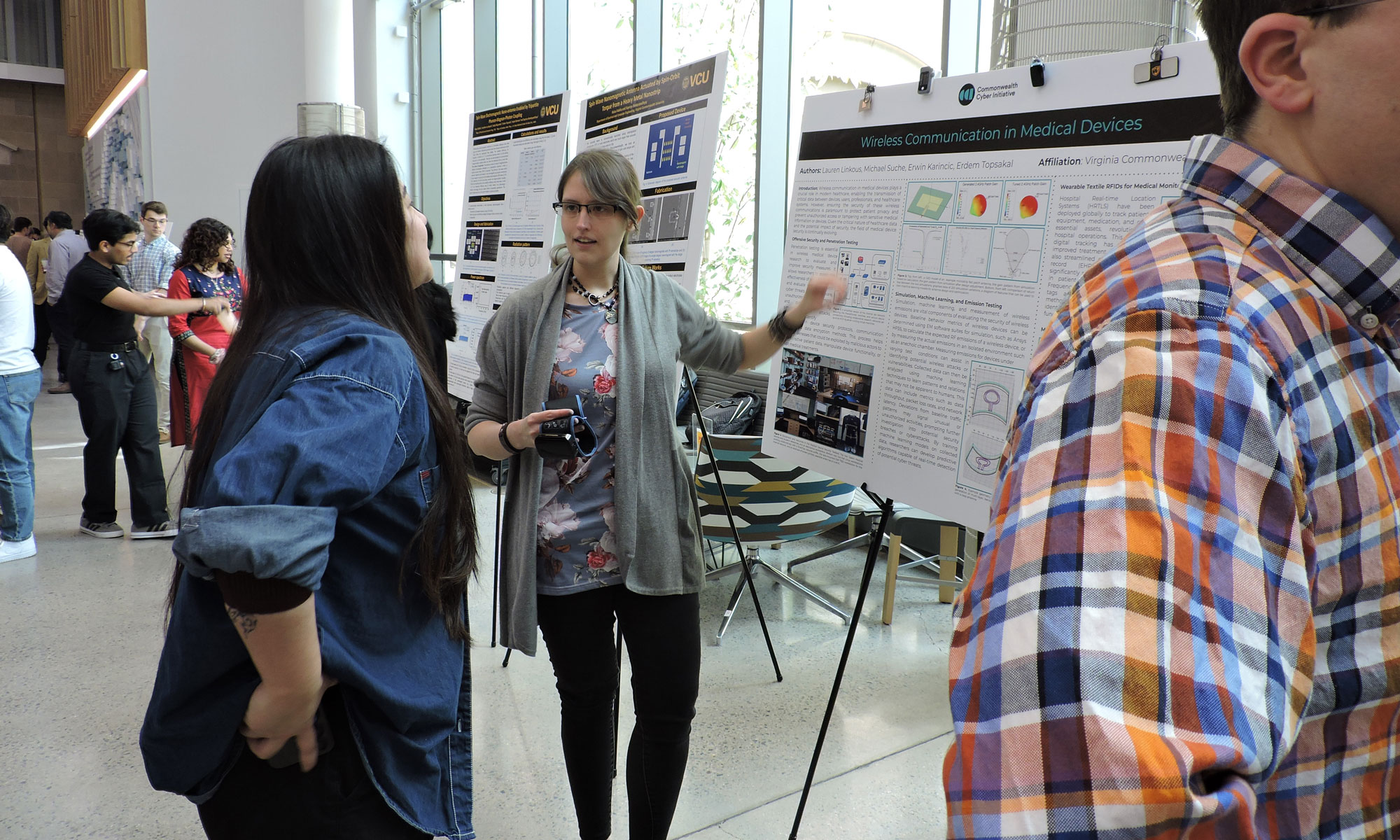 Lauren Linkous presenting her research poster